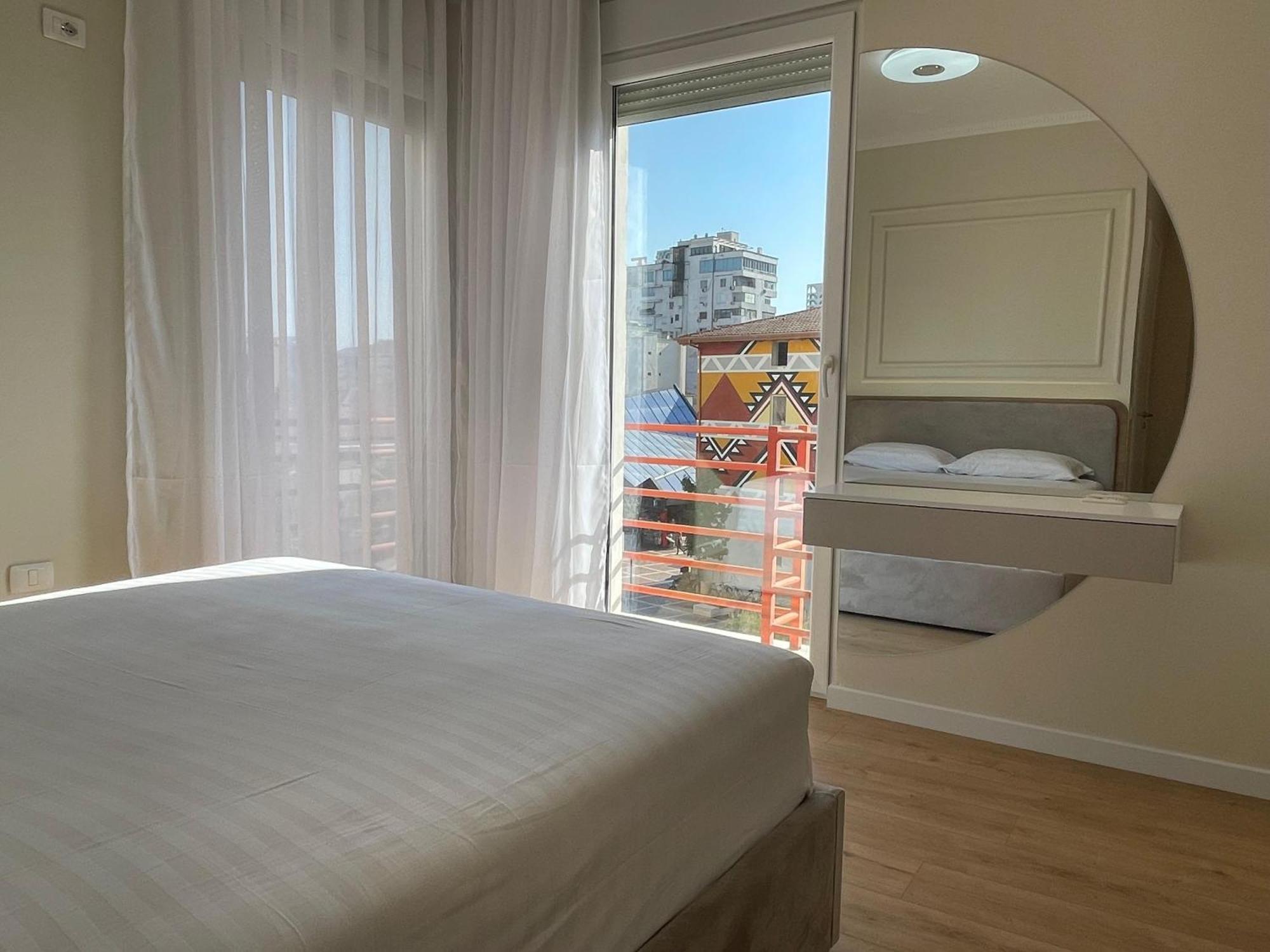 Gem In The Heart Of Tirana Apartment Ngoại thất bức ảnh